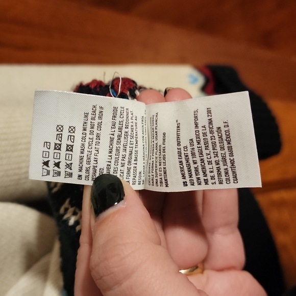 American Eagle sweater - Picture 4 of 5